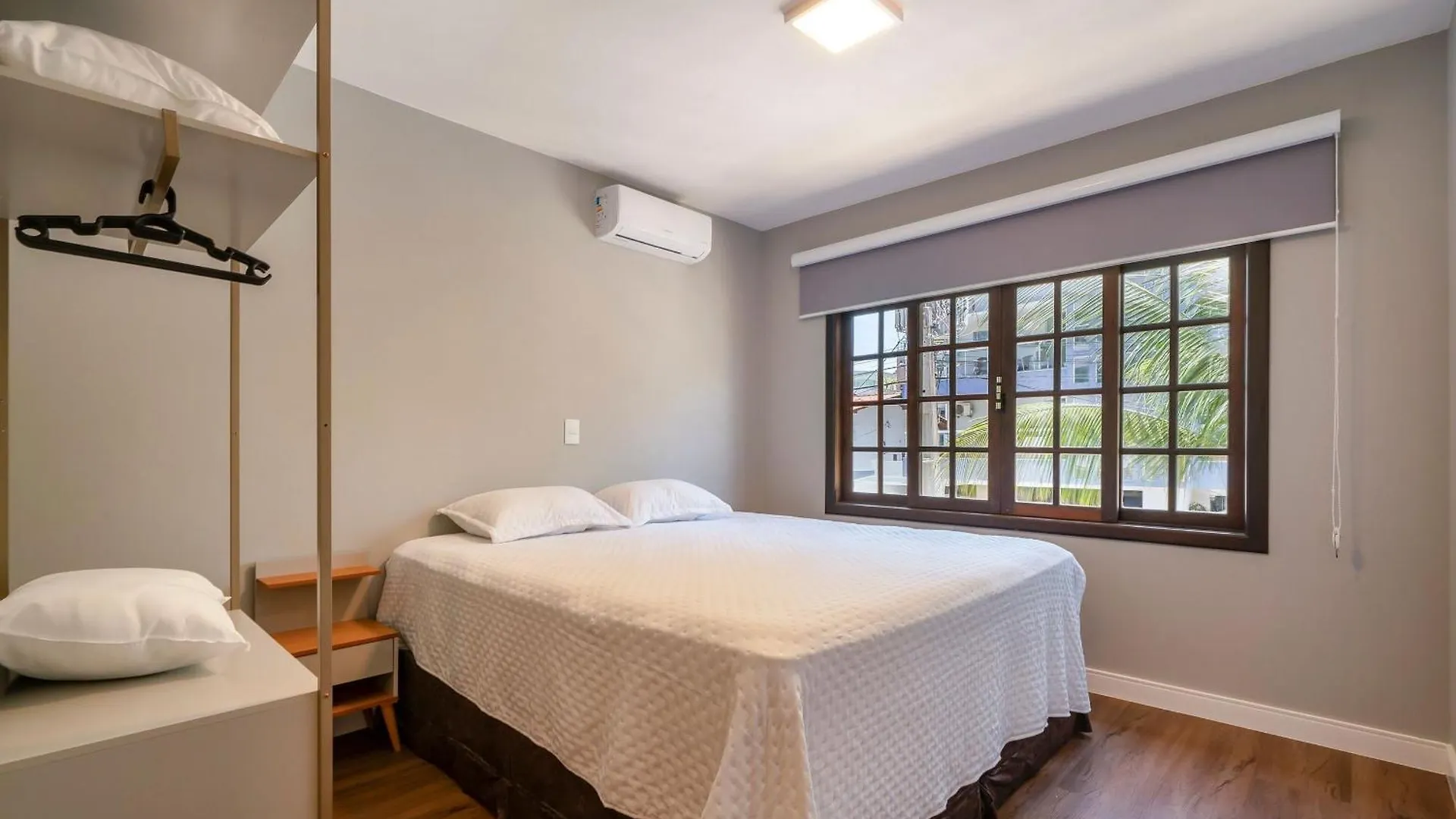 ボンバス Casa Alto Padrao Com Piscina P/15 Pessoasヴィラ 別荘