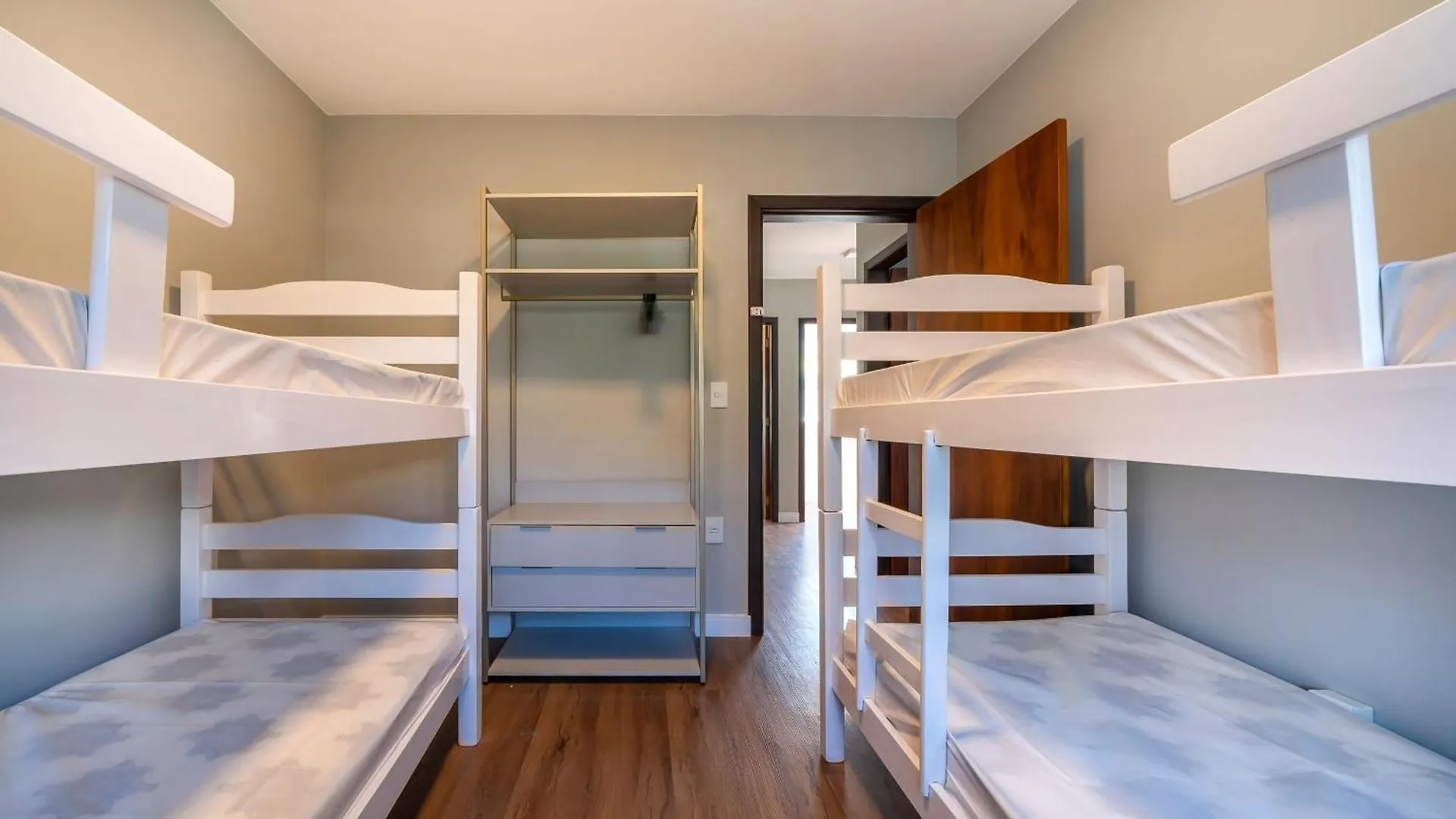 ボンバス Casa Alto Padrao Com Piscina P/15 Pessoasヴィラ 0*,