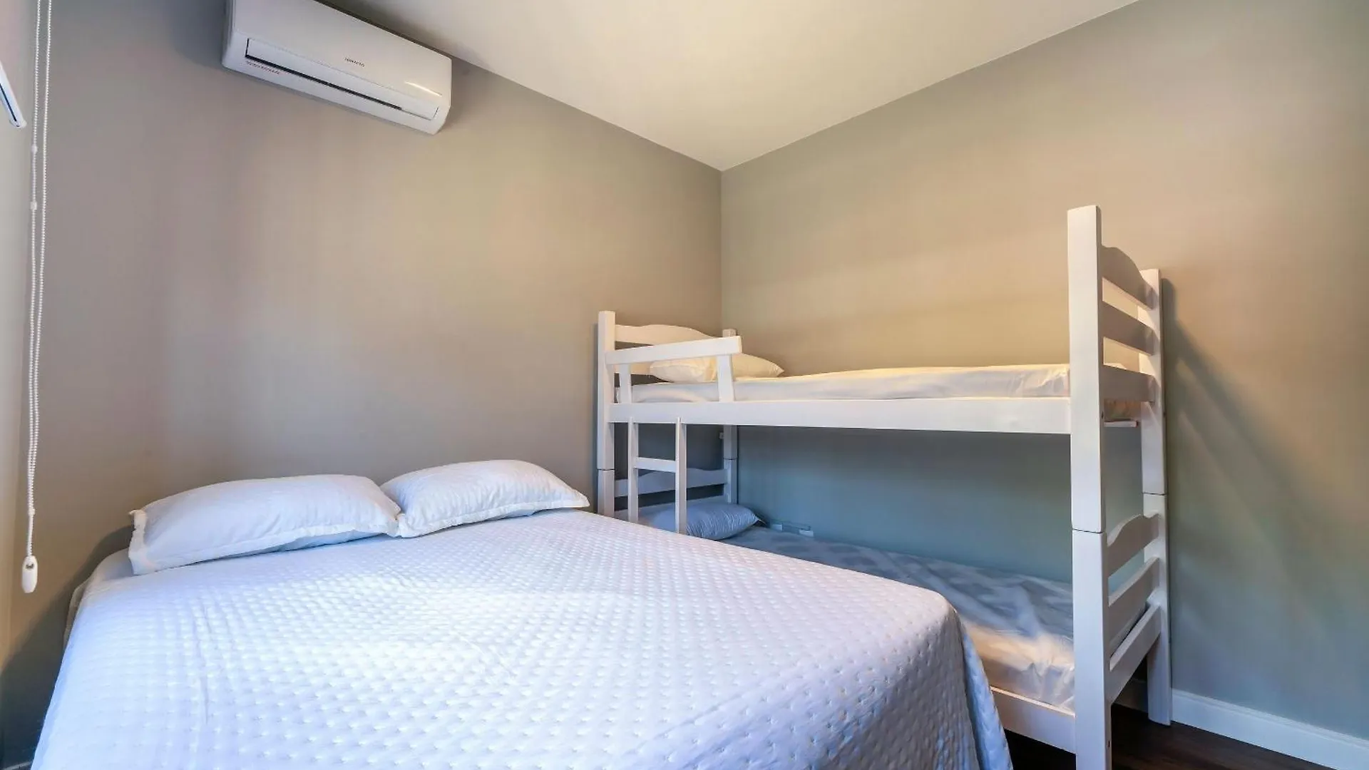 別荘 ボンバス Casa Alto Padrao Com Piscina P/15 Pessoasヴィラ