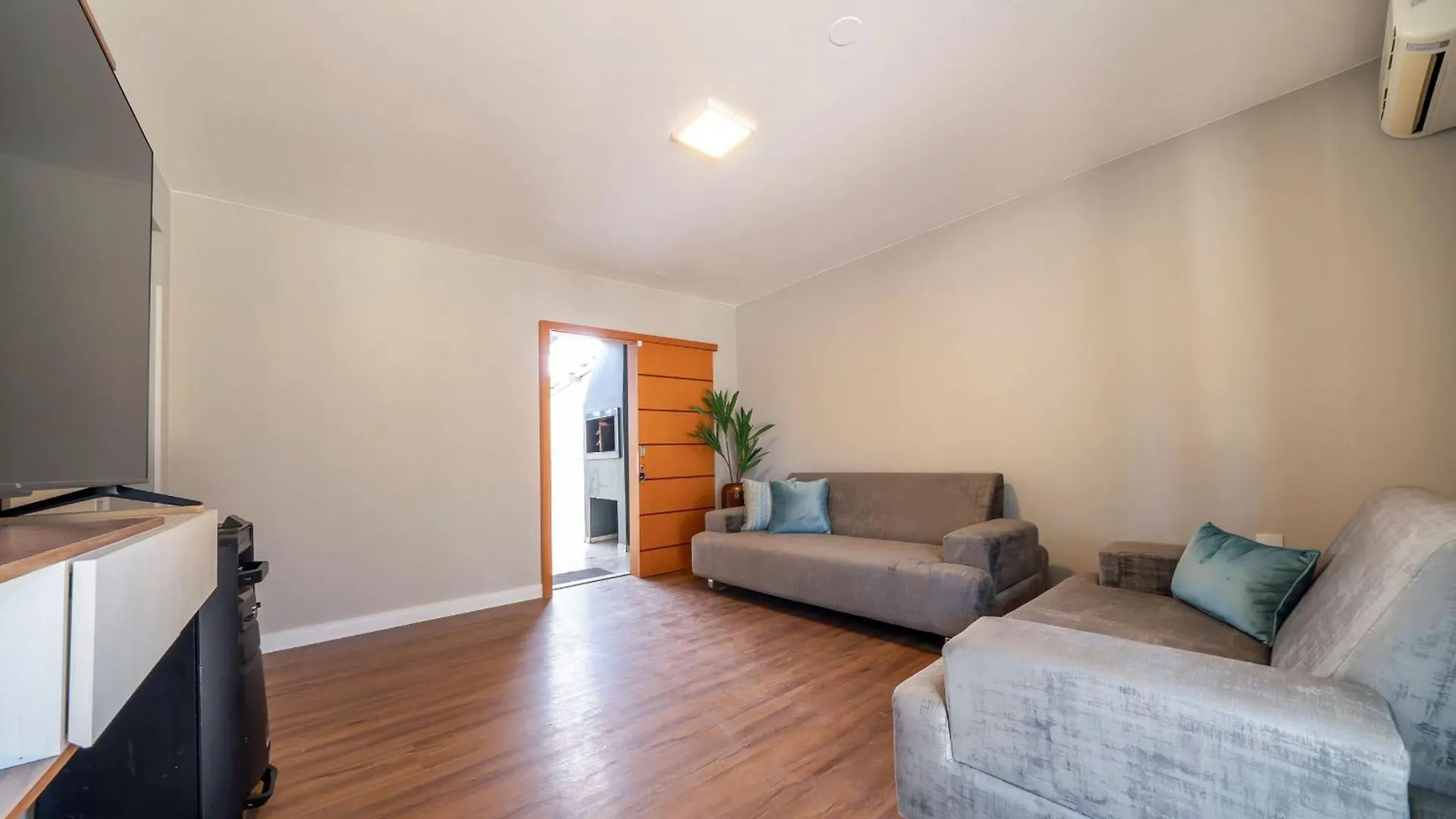 ボンバス Casa Alto Padrao Com Piscina P/15 Pessoasヴィラ 0*,