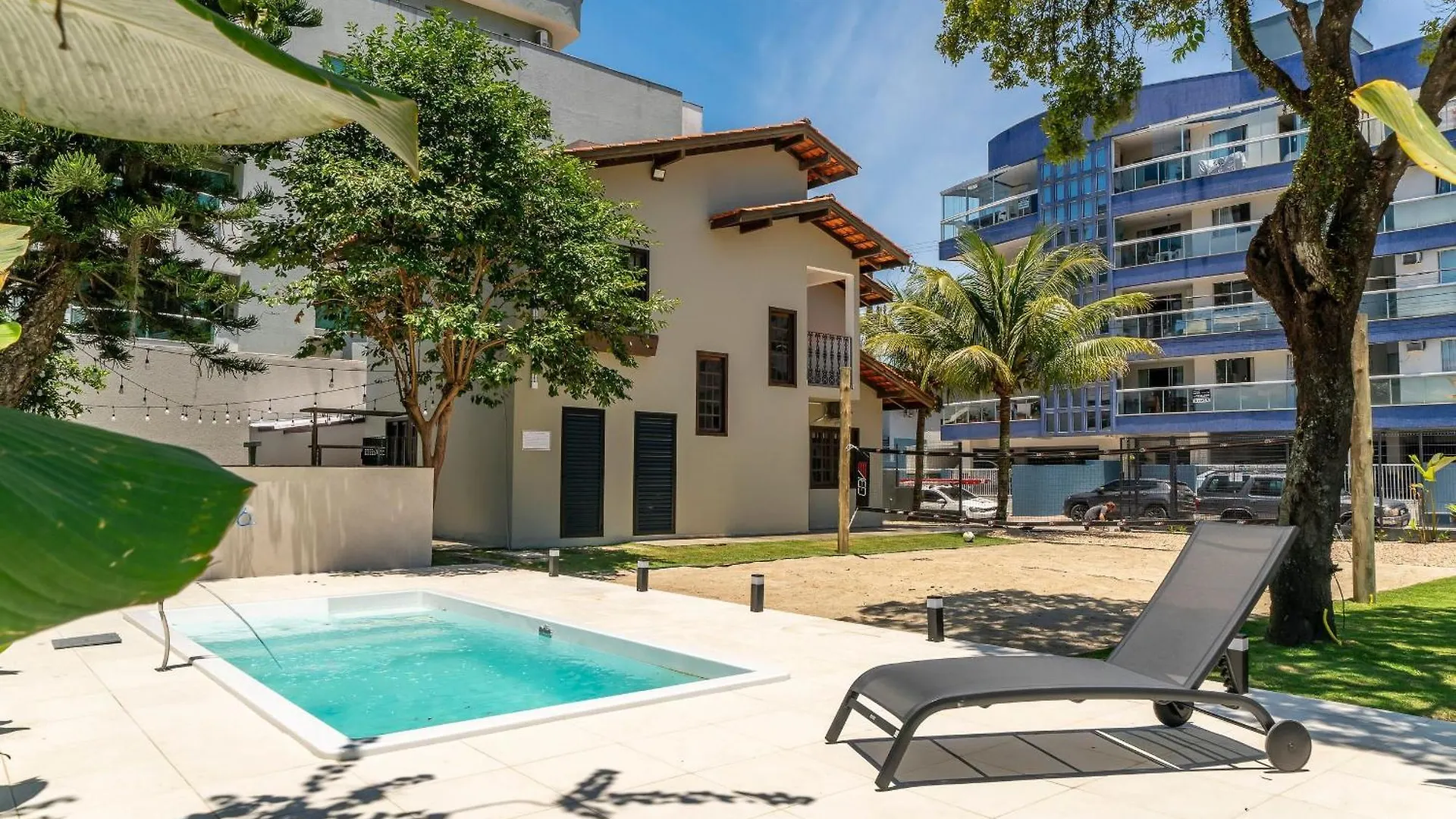 ボンバス Casa Alto Padrao Com Piscina P/15 Pessoasヴィラ 0*,  ブラジル